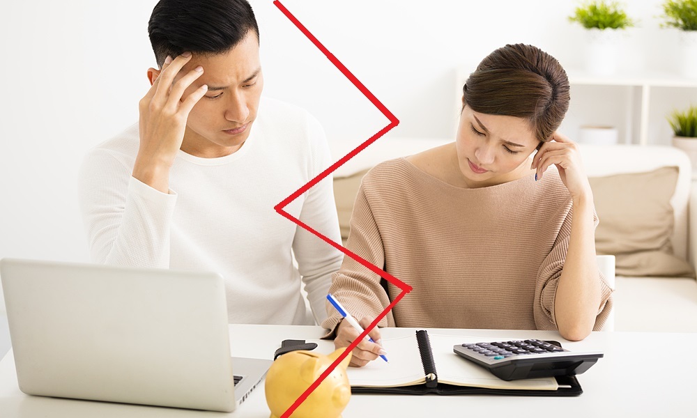 Vợ chồng căng thẳng về tài chính